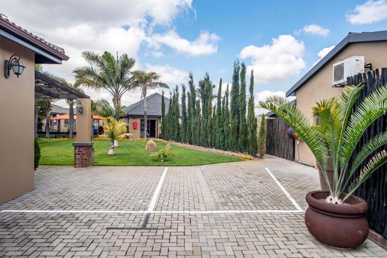 Excellent Guest House Bellville Exterior photo